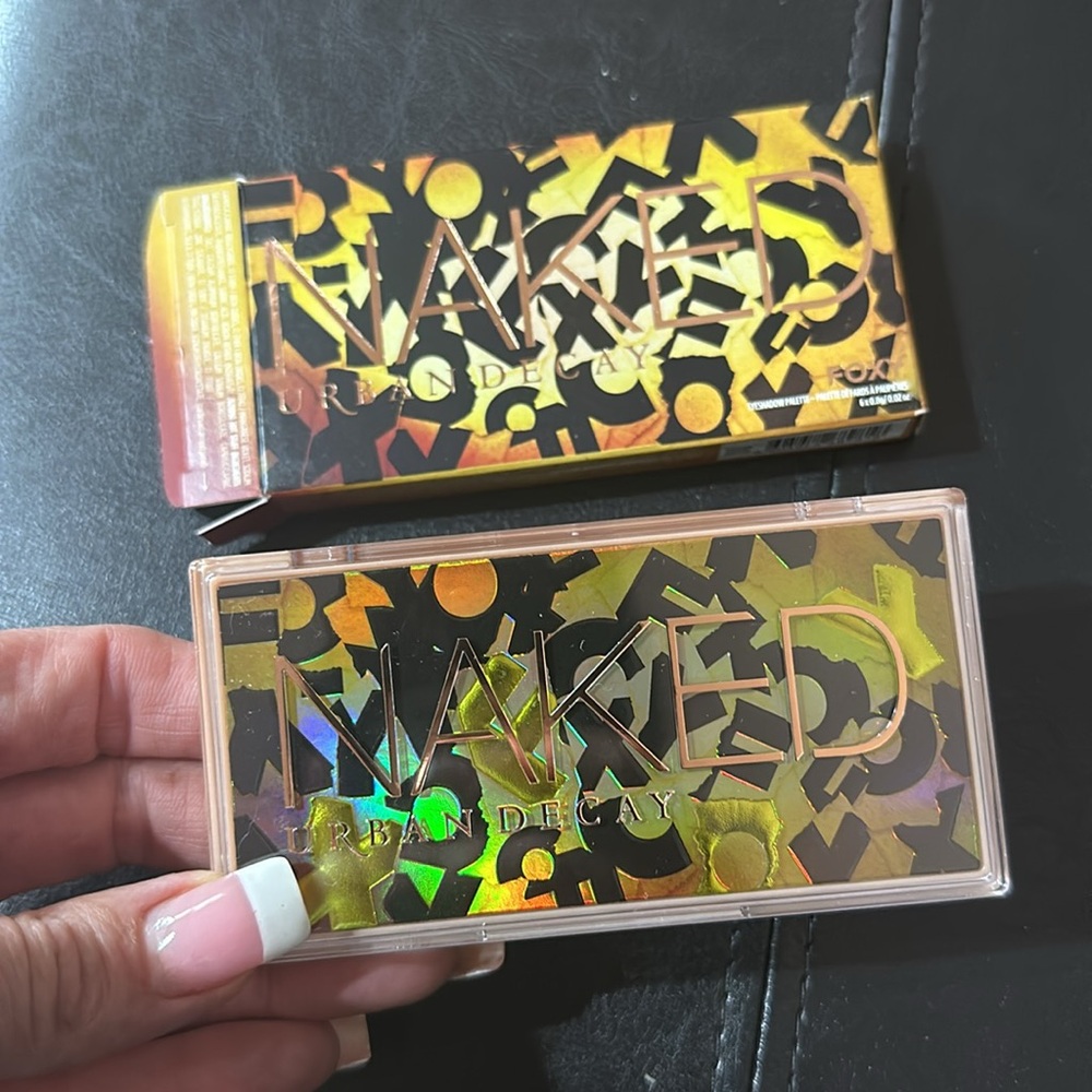 NIB-Urban Decay Naked Foxy Palette